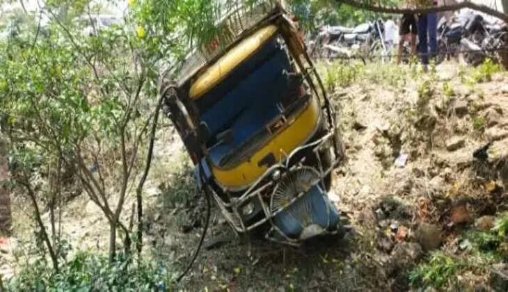 गोमिया: हजारी मोड़ के पास ऑटो पलटने से चालक की मौत, चार यात्री घायल
