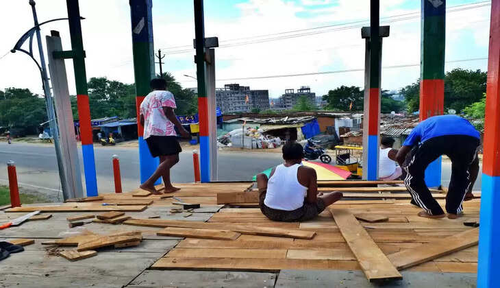 राजधानी रांची में रथ यात्रा की तैयारी जोरों पर, तीन सदियों से एक ही परिवार निभा रहा है रथ निर्माण की परंपरा