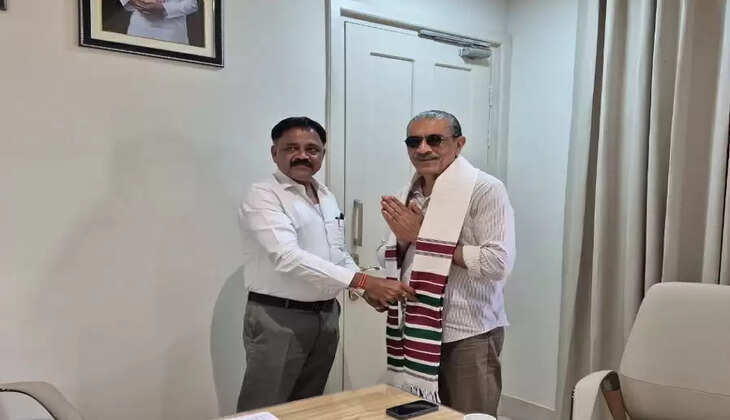 रांची पहुंचे प्रसिद्ध फिल्मकार प्रकाश झा, मंत्री सुदिव्य सोनू संग पर्यटन और निवेश पर हुई चर्चा