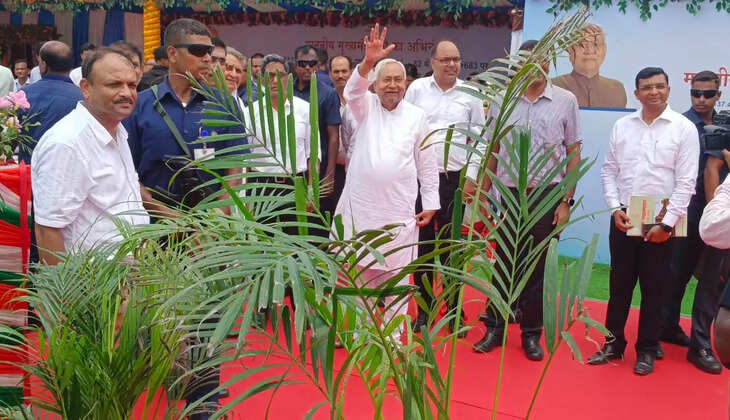 nitish kumar in nalanda