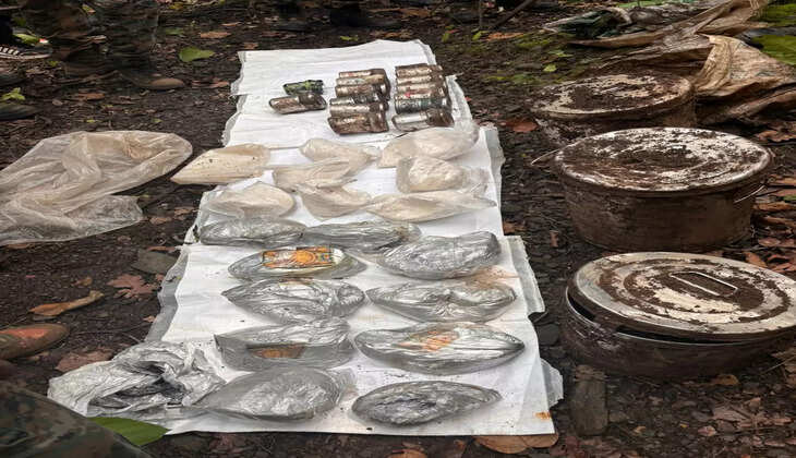 चाईबासा में नक्सलियों के खिलाफ सुरक्षाबलों की बड़ी कार्रवाई, 14 आईईडी बरामद कर किए नष्ट