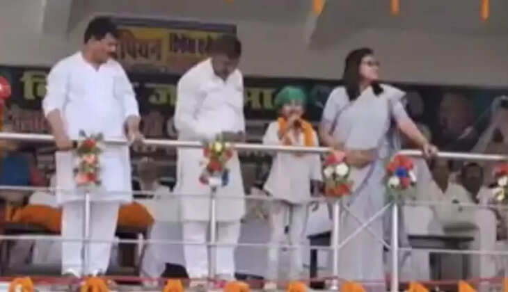 Bihar Election 2025: तेजस्वी यादव की सभा में बच्चे का विवादित बयान वायरल, सत्ता पक्ष ने कहा – यही है RJD का संस्कार!