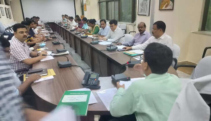 Ranchi: निर्वाचन कार्य में लापरवाही बरतने वालें बीएलओ और सुपरवाइजर पर विभागीय कार्रवाई करने के निर्देश