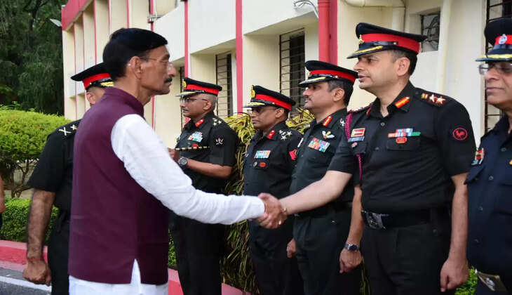 केंद्र सरकार के रक्षा राज्य मंत्री संजय सेठ का रांची छावनी का दौरा