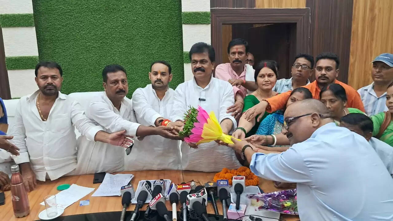 स्वच्छता सर्वेक्षण में गयाजी को देशभर में 27वां व बिहार में पहला स्थान, मेयर-डिप्टी मेयर ने सफाई कर्मियों को किया सम्मानित