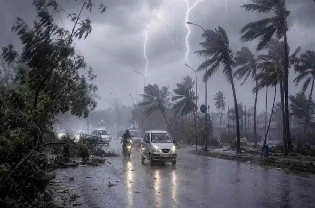 बिहार में फिर बदला मौसम का मिजाज, 6 दिनों तक बारिश-आंधी का दौर; कई जिलों में वज्रपात का अलर्ट