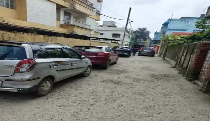 शहर की गलियों में वाहन खड़ी करने वालों पर नगर निगम सख्त, अतिक्रमण हटाने की कार्रवाई शुरू