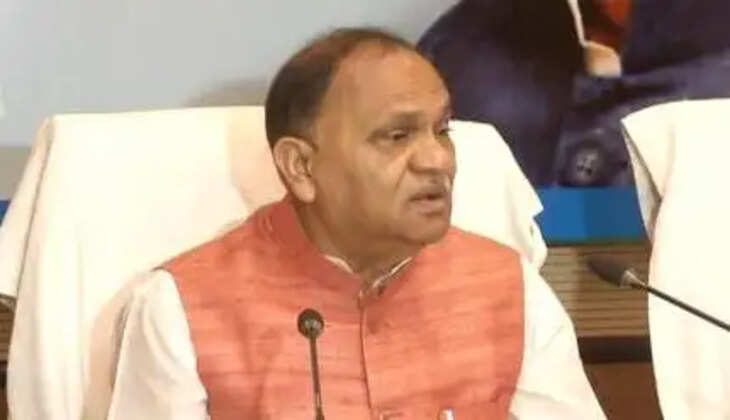  झारखंड विधानसभा में विधि व्यवस्था पर हंगामा, भाजपा विधायक सीपी सिंह ने डीजीपी के बयान पर उठाये सवाल